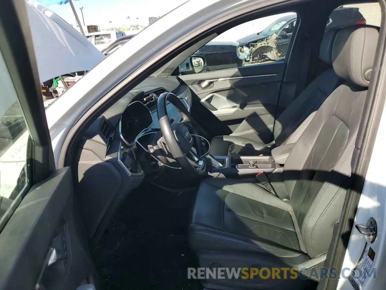 7 fotografías del automóvil dañado WA1EECF3XM1060064 AUDI Q3 2021