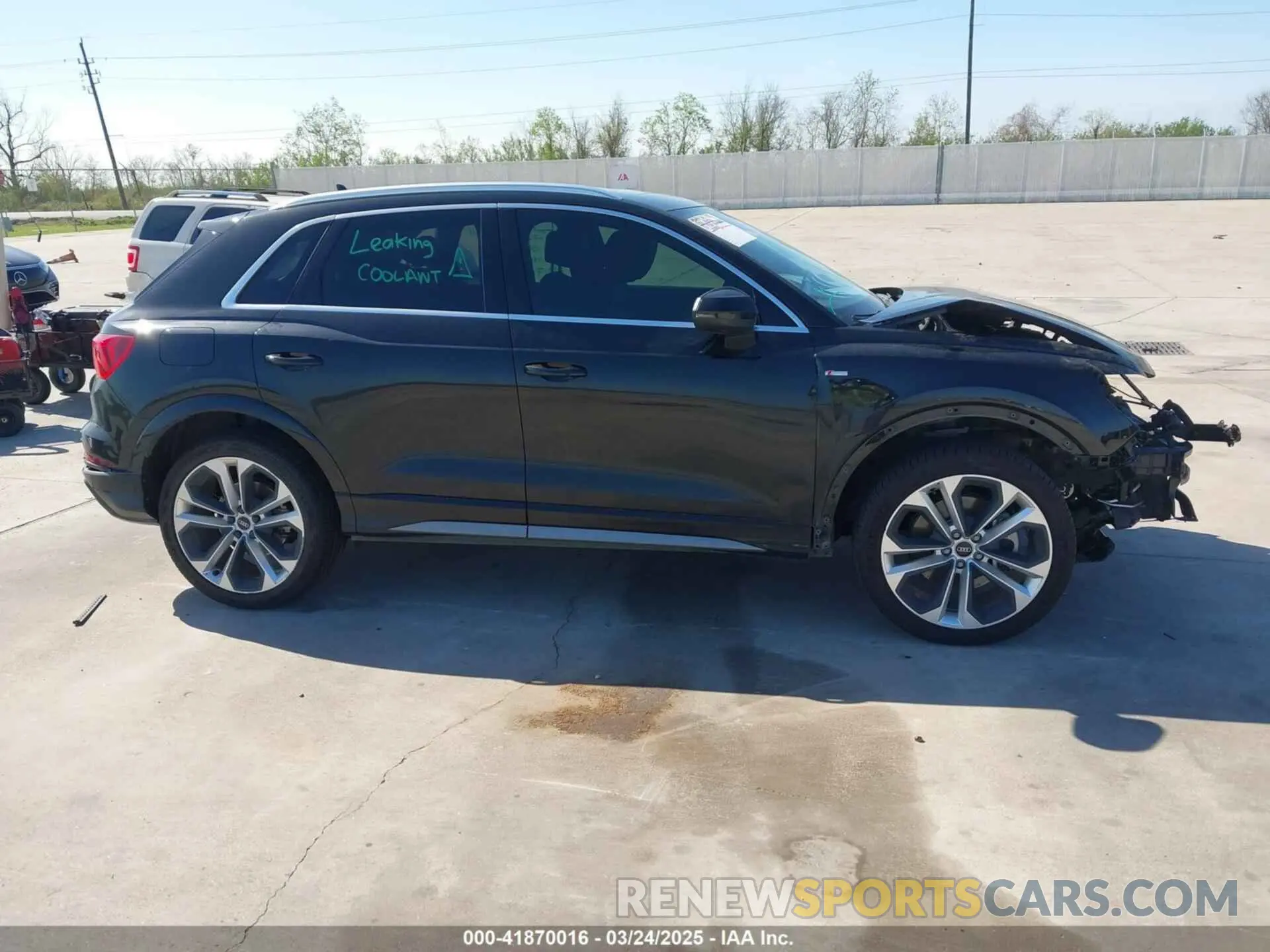 13 fotografías del automóvil dañado WA1EECF3XM1133790 AUDI Q3 2021