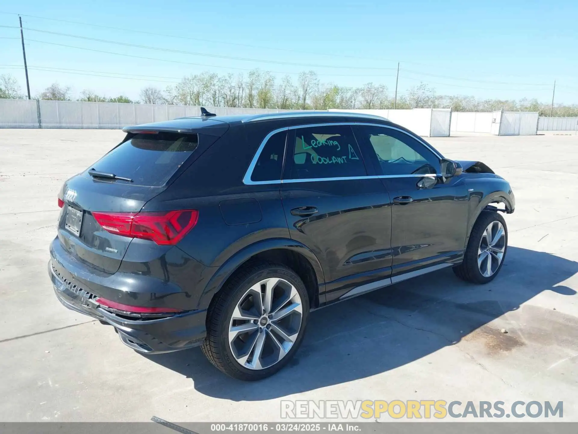 4 fotografías del automóvil dañado WA1EECF3XM1133790 AUDI Q3 2021