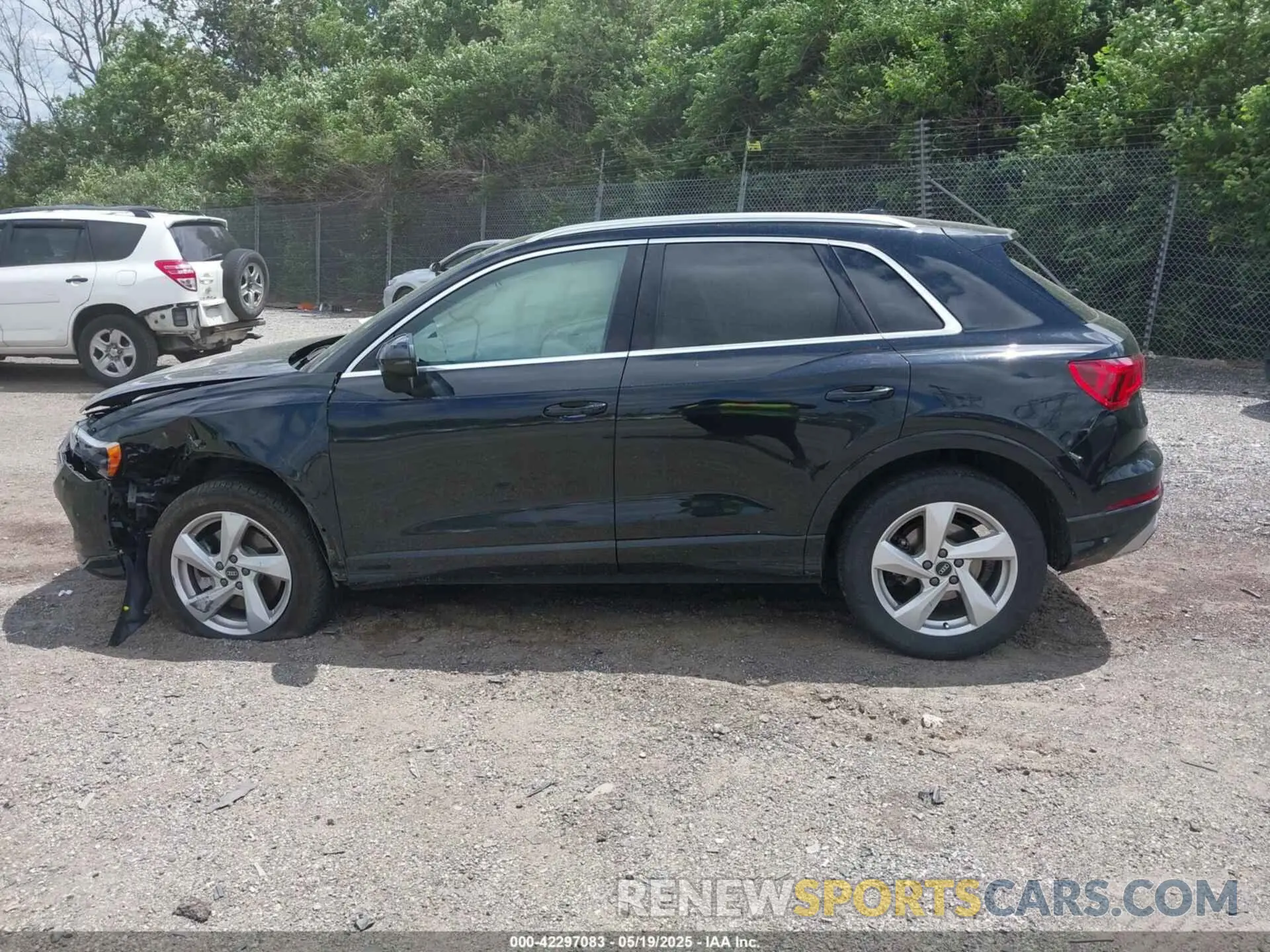 15 fotografías del automóvil dañado WA1AUCF37N1031270 AUDI Q3 2022