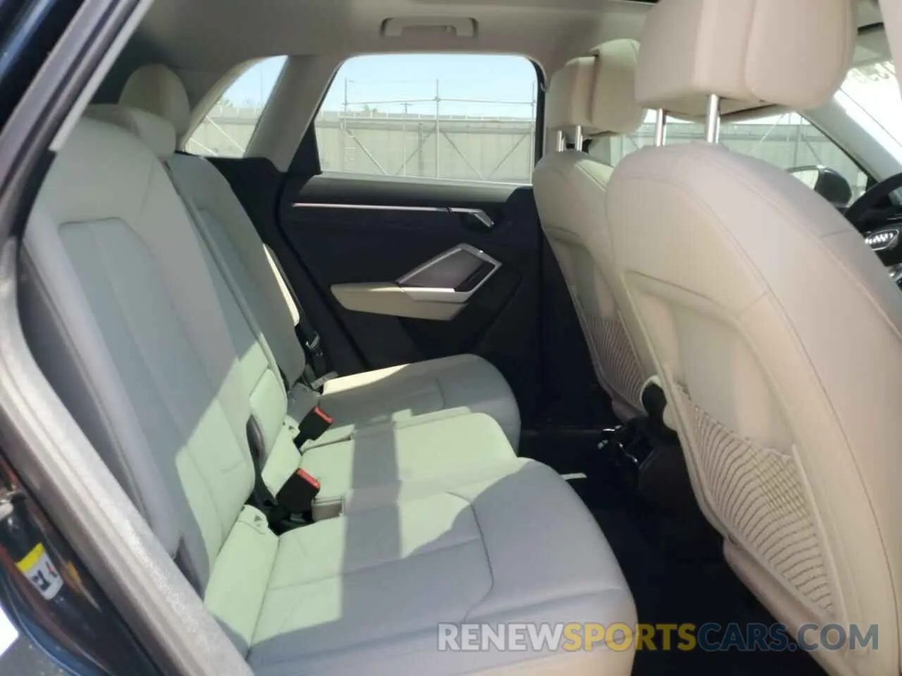 11 fotografías del automóvil dañado WA1DECF32N1102773 AUDI Q3 2022