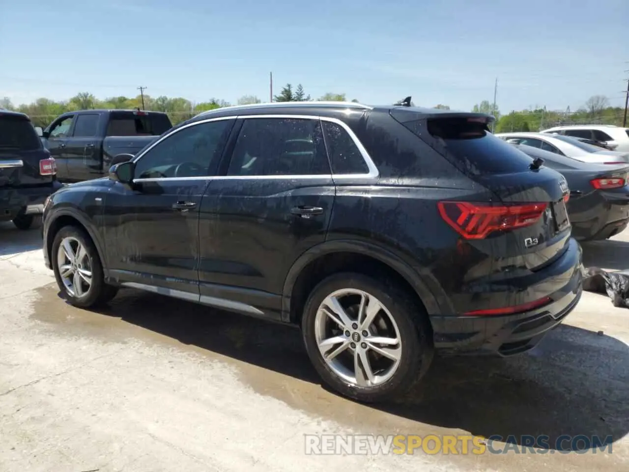 2 fotografías del automóvil dañado WA1DECF32N1102773 AUDI Q3 2022