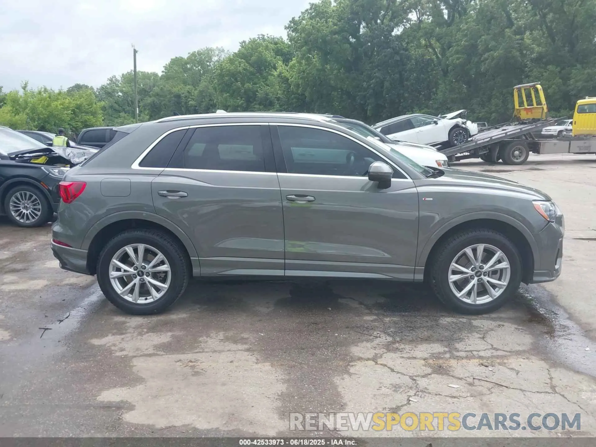 13 fotografías del automóvil dañado WA1DECF34N1026117 AUDI Q3 2022