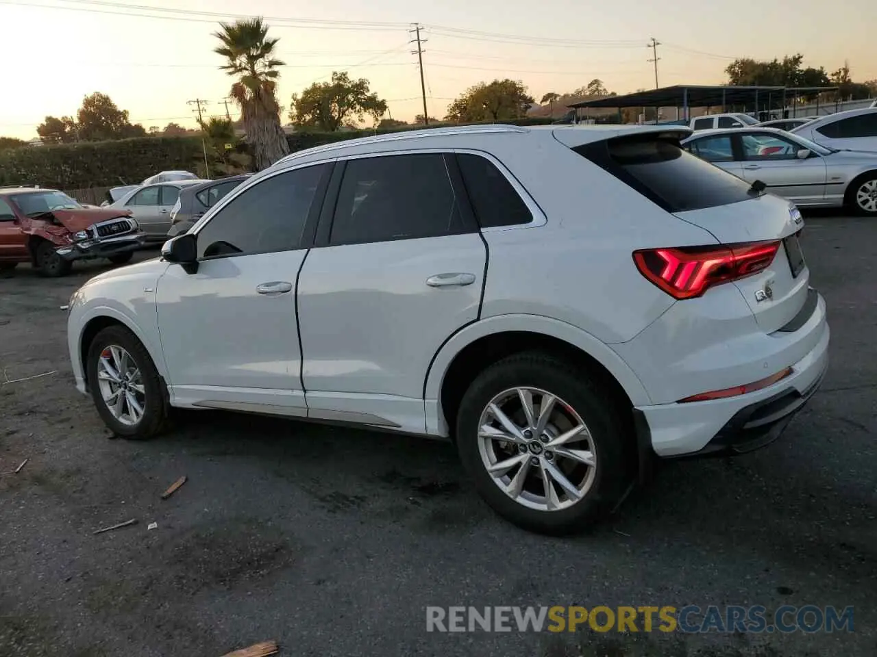 2 fotografías del automóvil dañado WA1DECF35N1029933 AUDI Q3 2022