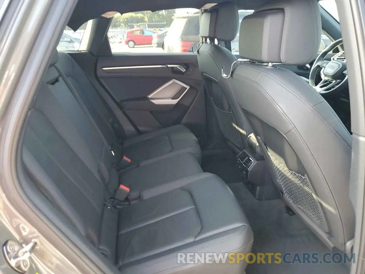 11 fotografías del automóvil dañado WA1DECF39N1072686 AUDI Q3 2022
