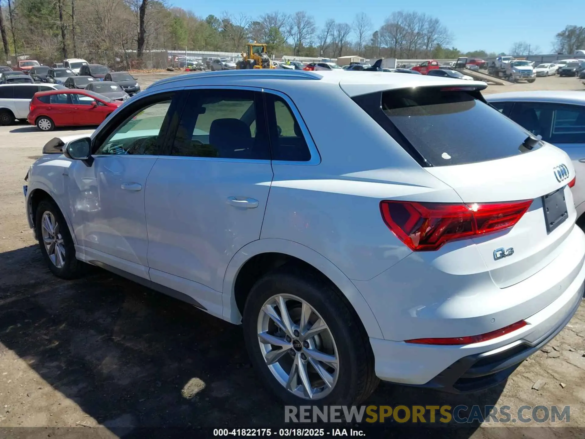 14 fotografías del automóvil dañado WA1EECF30N1126400 AUDI Q3 2022