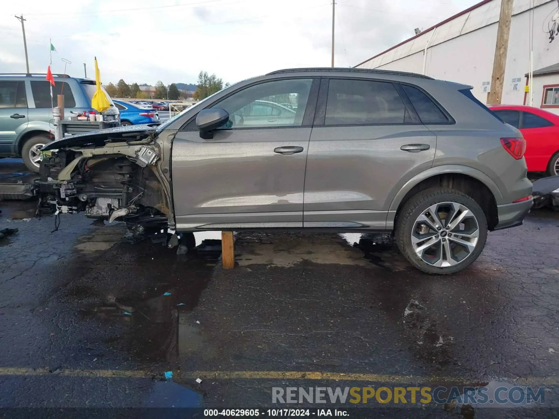 15 fotografías del automóvil dañado WA1EECF30N1139910 AUDI Q3 2022