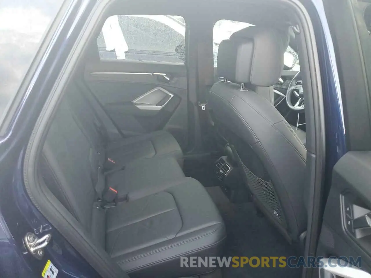 11 fotografías del automóvil dañado WA1EECF31N1148776 AUDI Q3 2022