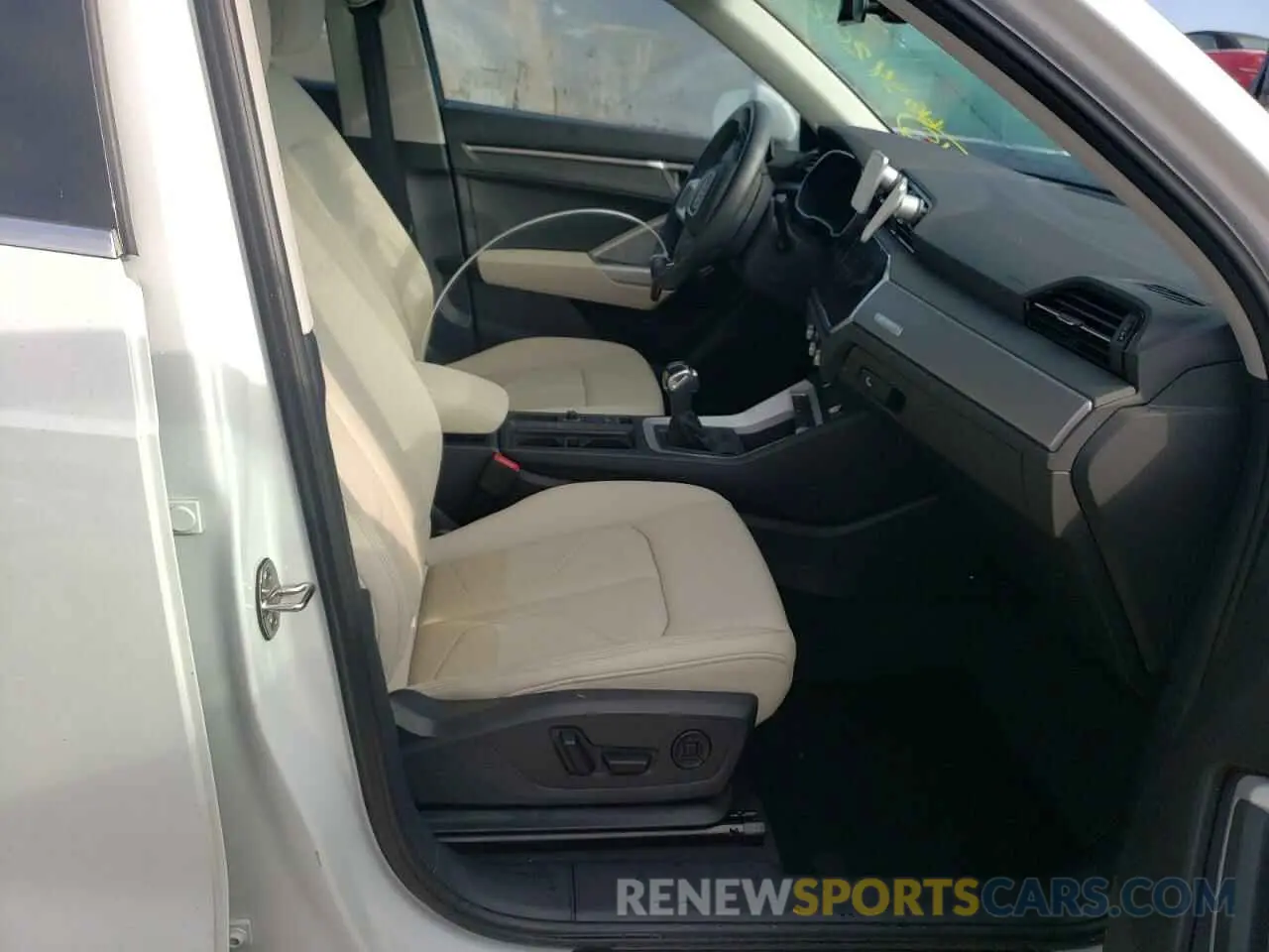 5 fotografías del automóvil dañado WA1EECF34N1081350 AUDI Q3 2022
