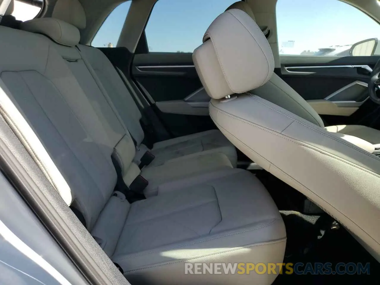 11 fotografías del automóvil dañado WA1EECF34N1124701 AUDI Q3 2022