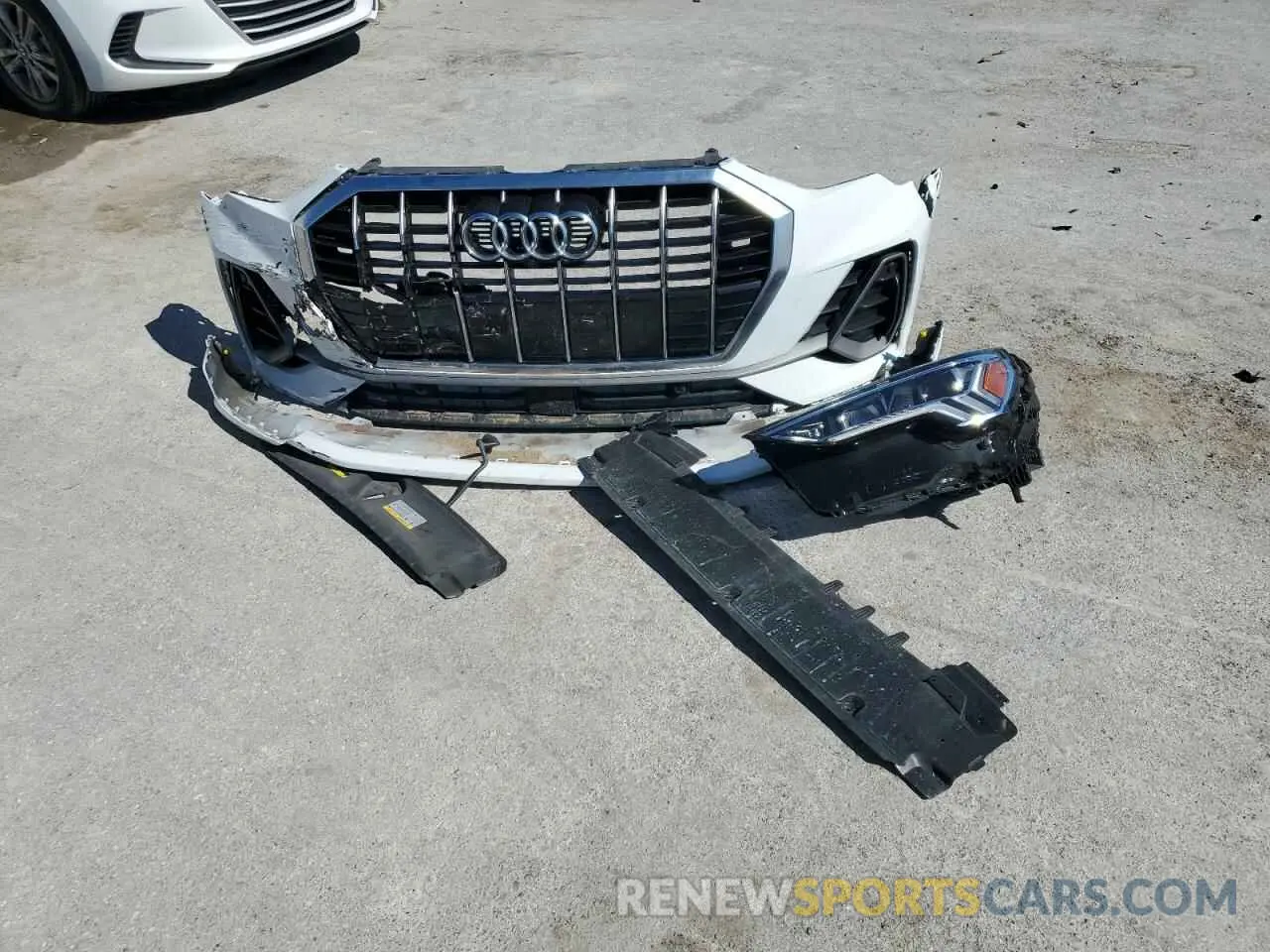13 fotografías del automóvil dañado WA1EECF34N1124701 AUDI Q3 2022