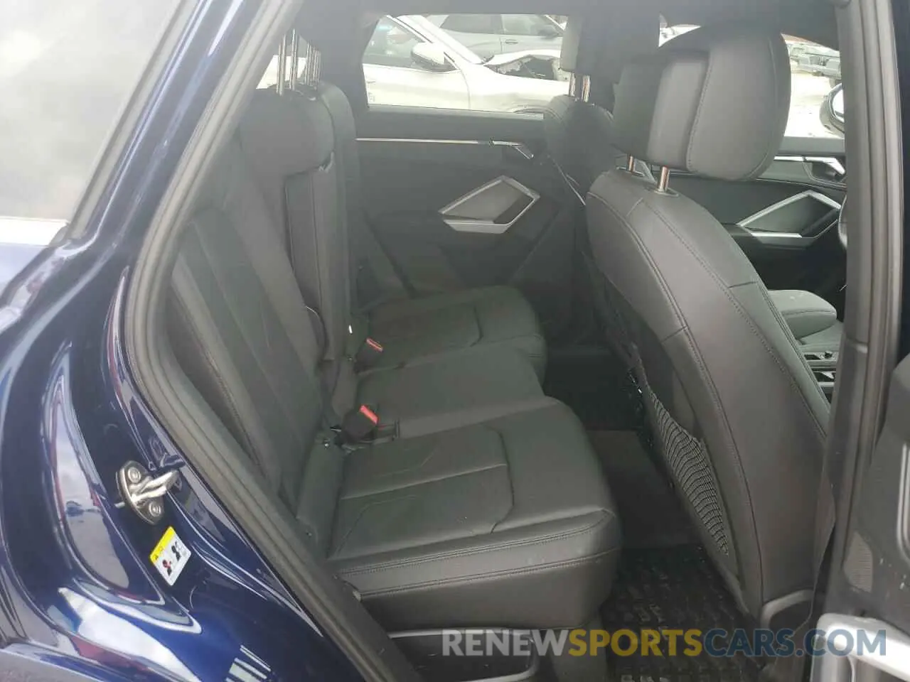 10 fotografías del automóvil dañado WA1EECF34N1147556 AUDI Q3 2022