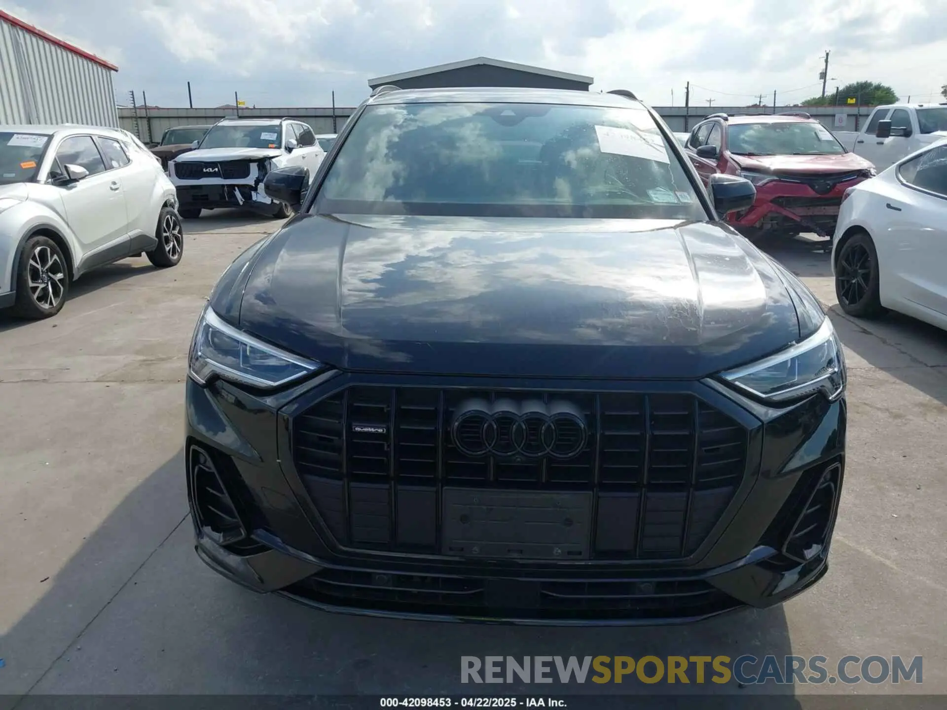19 fotografías del automóvil dañado WA1EECF3XN1009942 AUDI Q3 2022