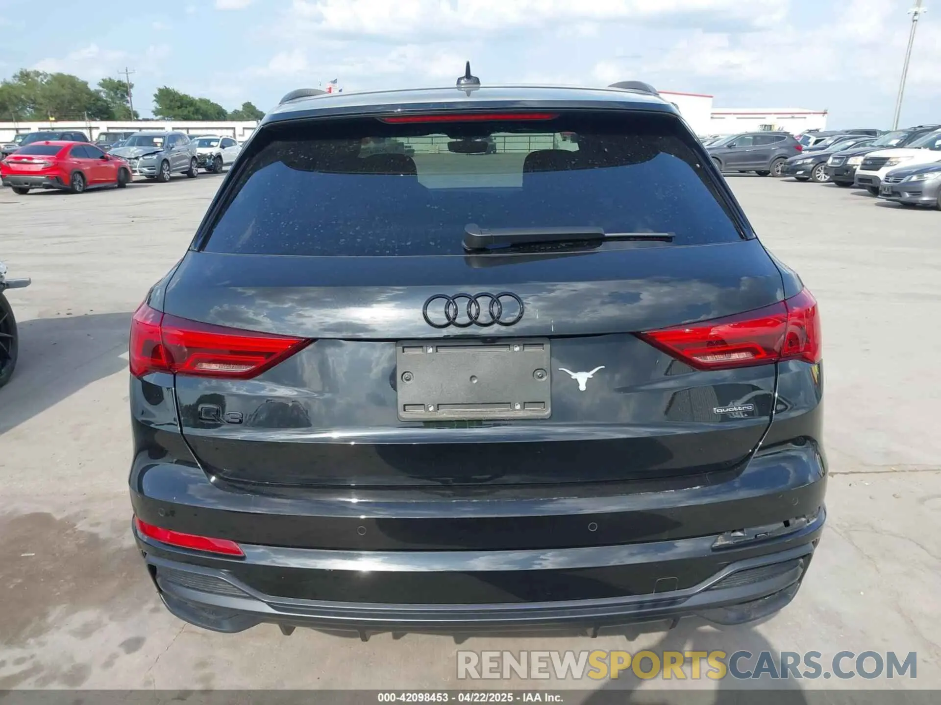 21 fotografías del automóvil dañado WA1EECF3XN1009942 AUDI Q3 2022