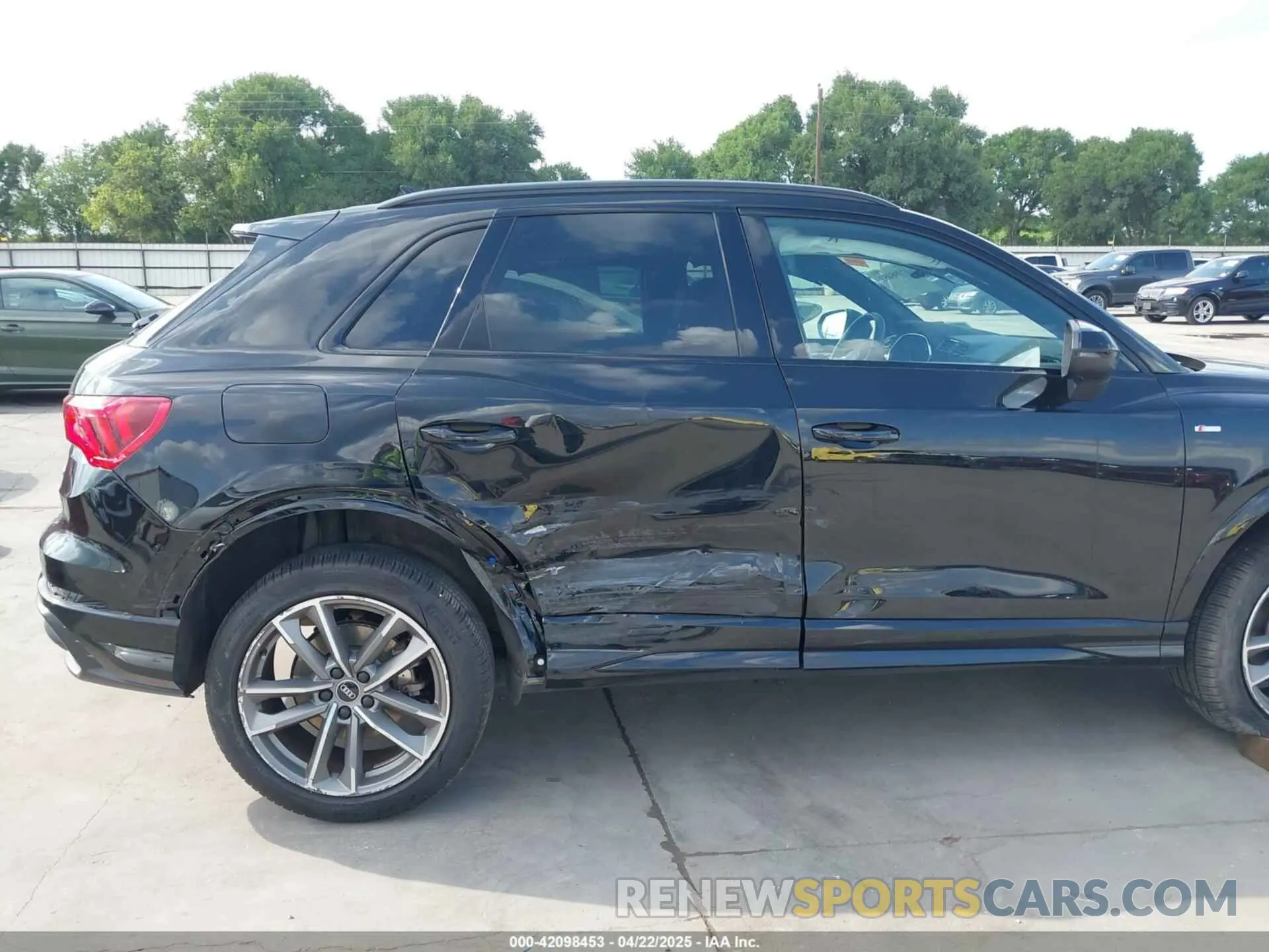 6 fotografías del automóvil dañado WA1EECF3XN1009942 AUDI Q3 2022