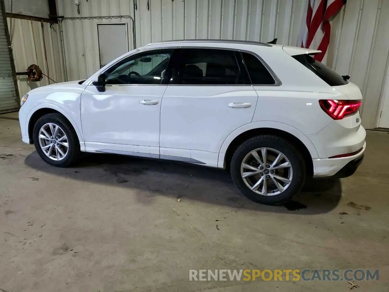 2 fotografías del automóvil dañado WA1DECF32P1111976 AUDI Q3 2023