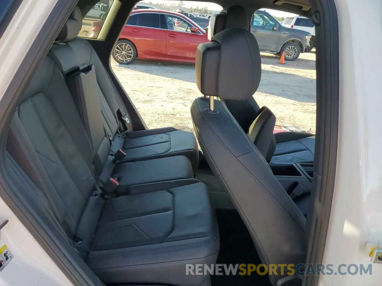 10 fotografías del automóvil dañado WA1DECF34P1048198 AUDI Q3 2023