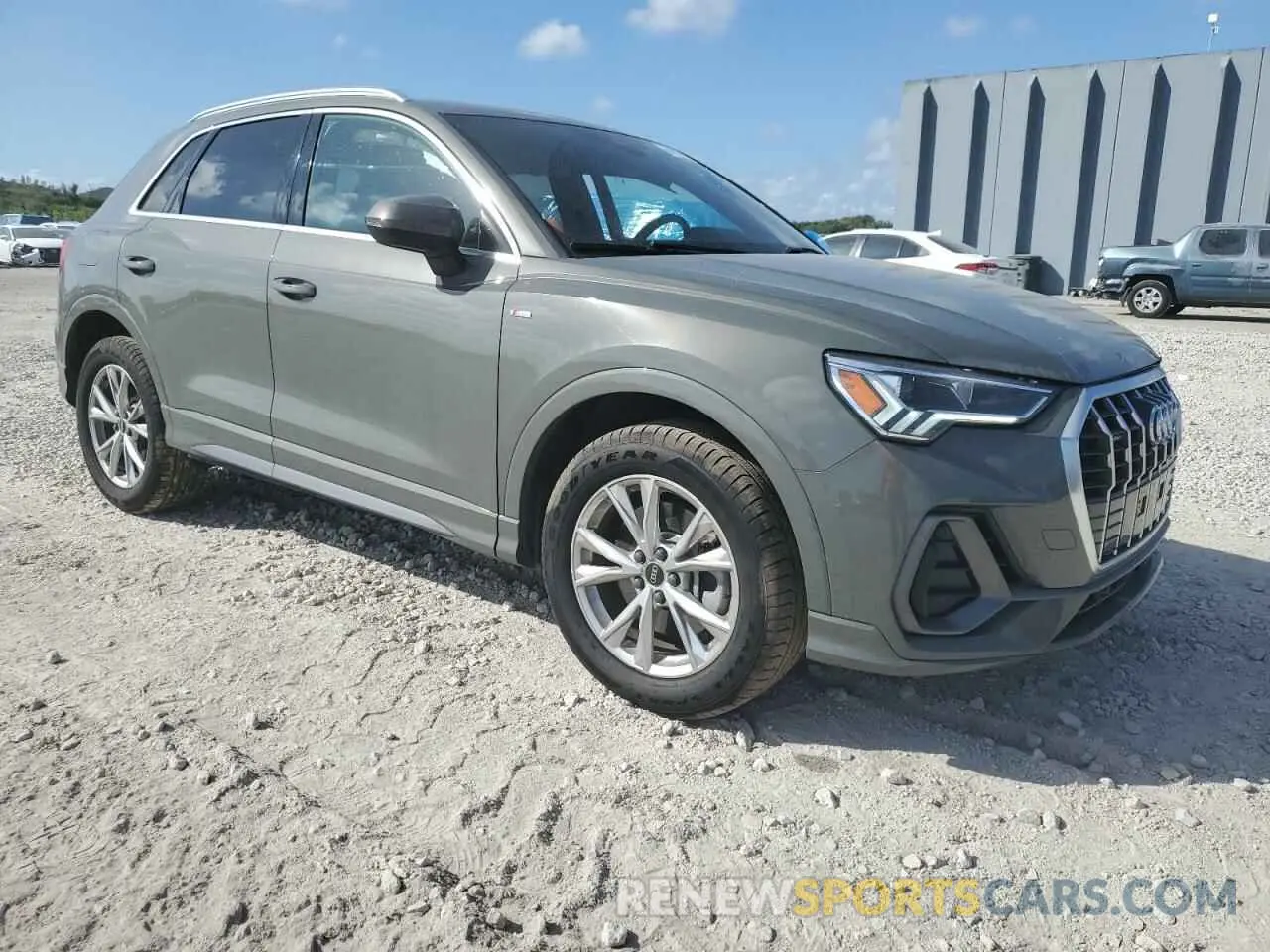 4 fotografías del automóvil dañado WA1DECF3XP1125320 AUDI Q3 2023