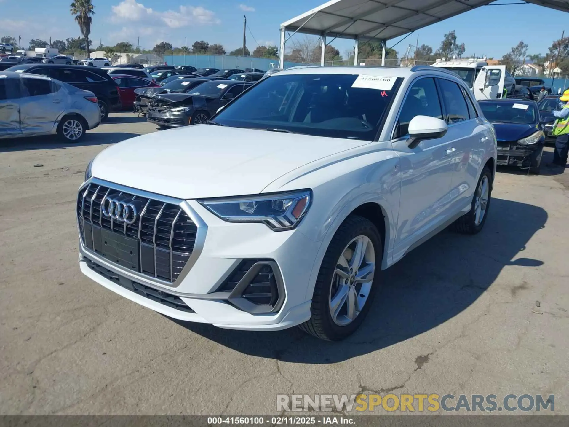 2 fotografías del automóvil dañado WA1EECF31P1116199 AUDI Q3 2023