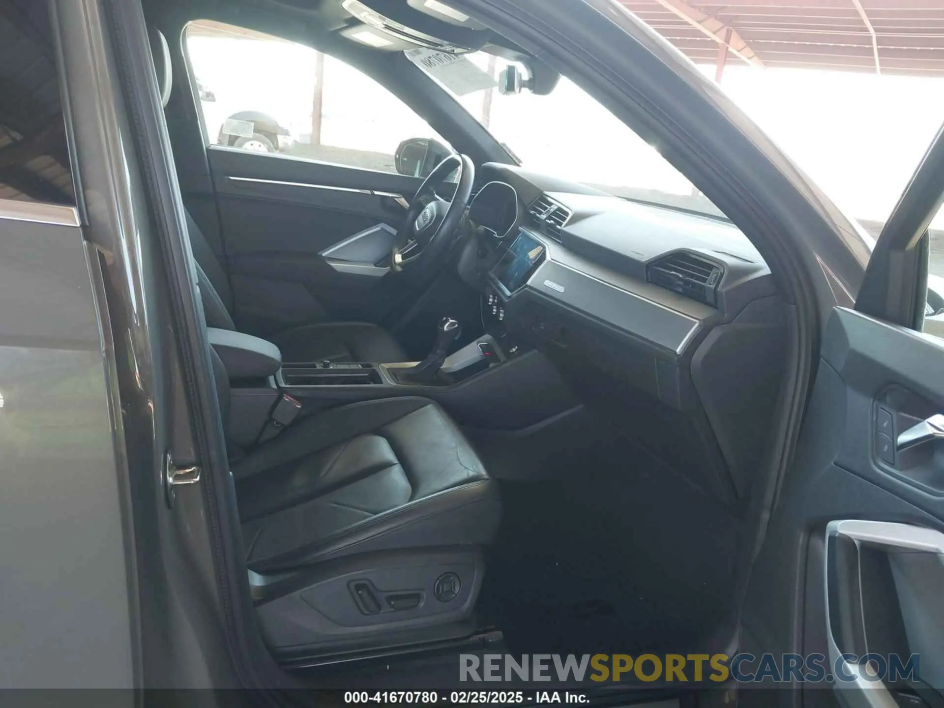 5 fotografías del automóvil dañado WA1EECF37P1021050 AUDI Q3 2023
