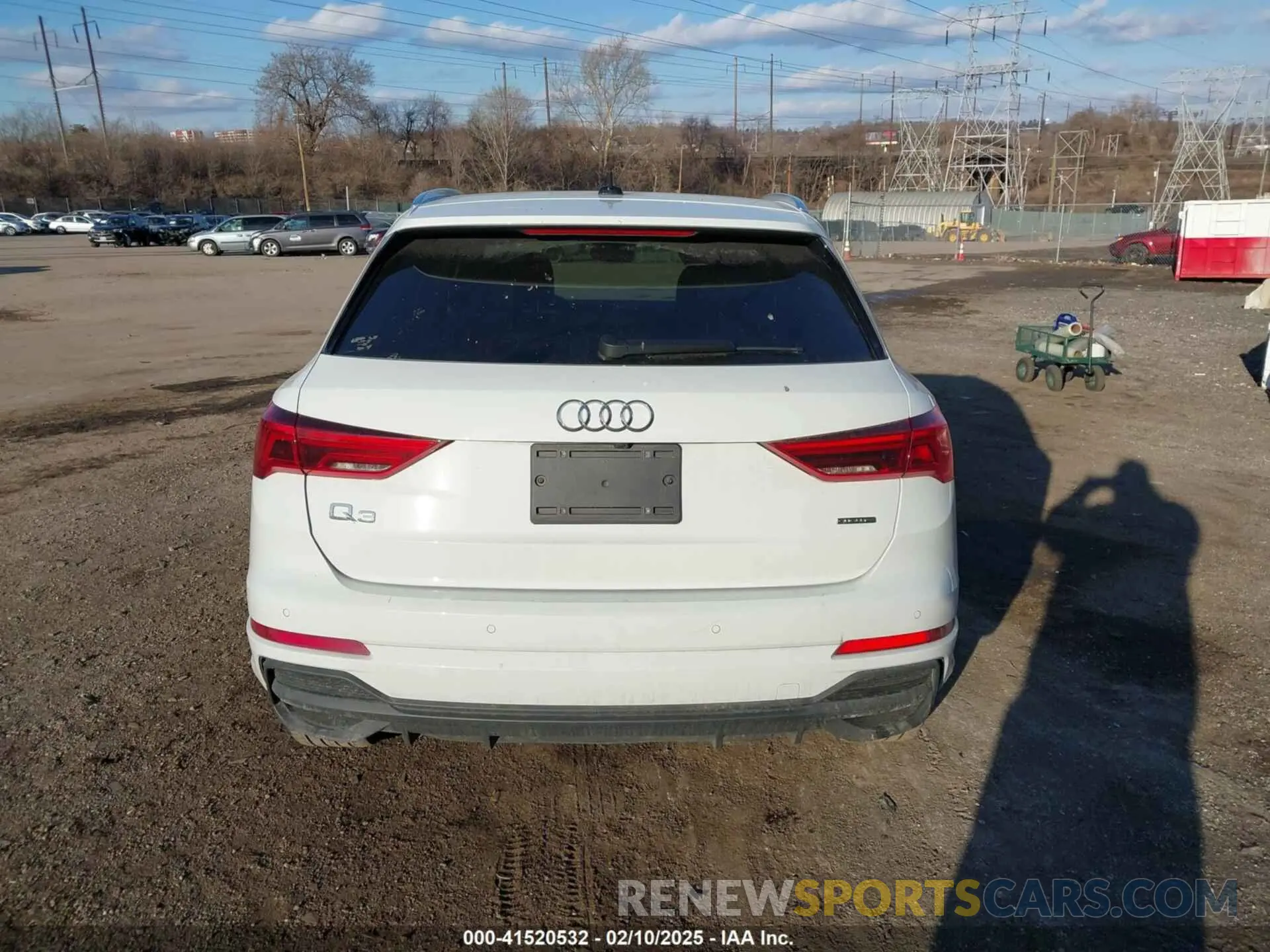 16 fotografías del automóvil dañado WA1EECF37P1025146 AUDI Q3 2023