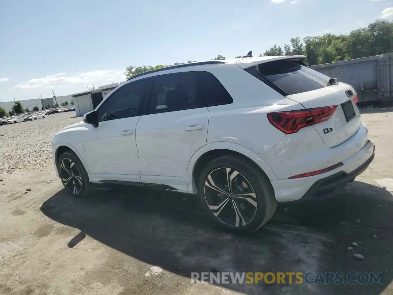 2 fotografías del automóvil dañado WA1EECF39P1040330 AUDI Q3 2023