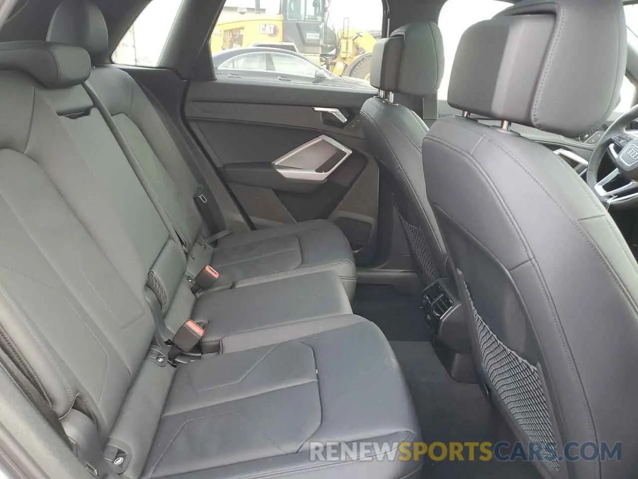 10 fotografías del automóvil dañado WA1AUCF30R1150123 AUDI Q3 2024