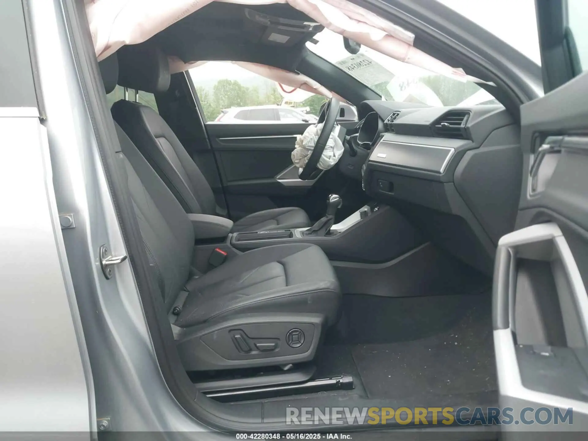 5 fotografías del automóvil dañado WA1AUCF3XR1076791 AUDI Q3 2024