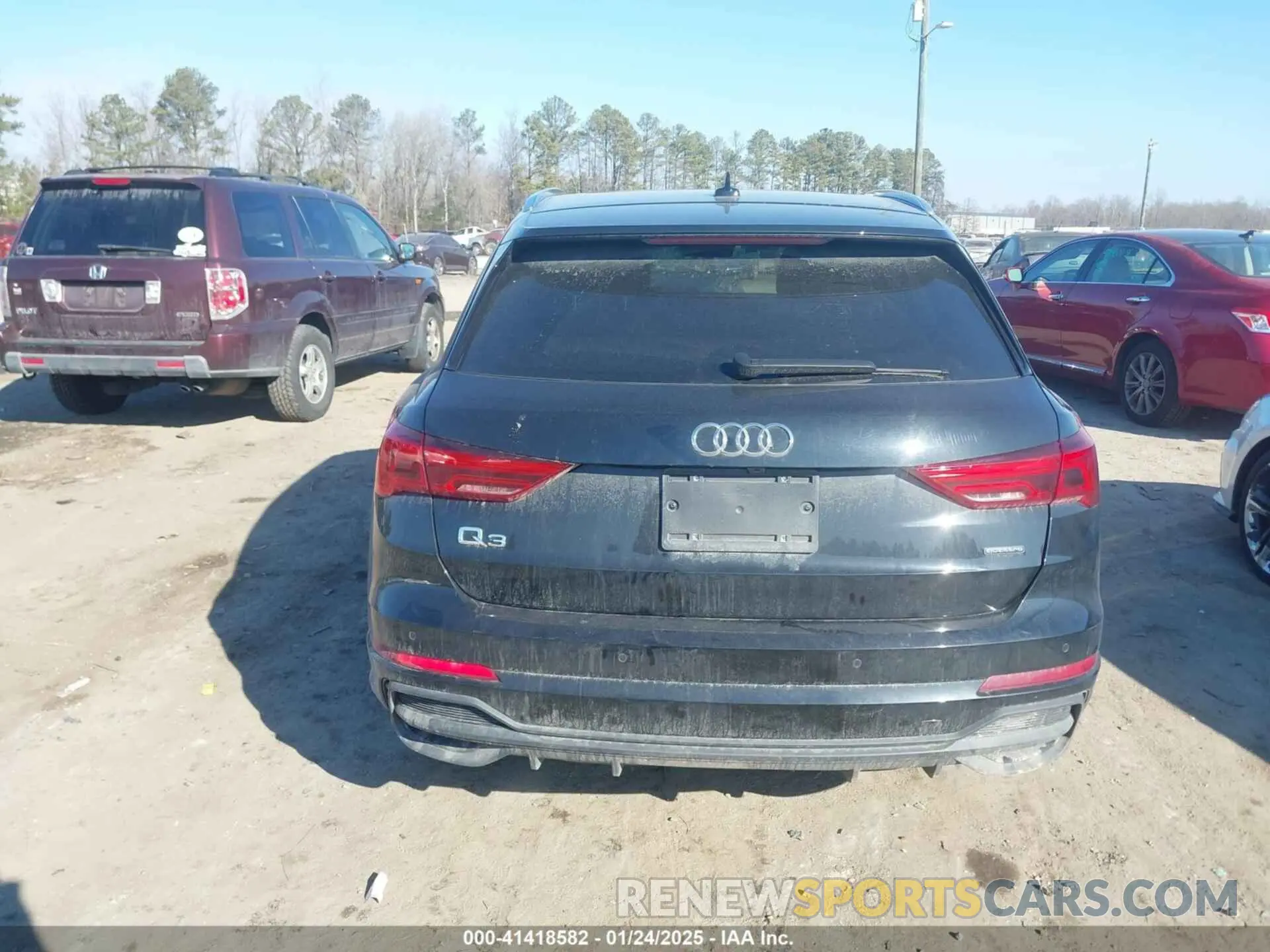 16 fotografías del automóvil dañado WA1DECF31R1052888 AUDI Q3 2024