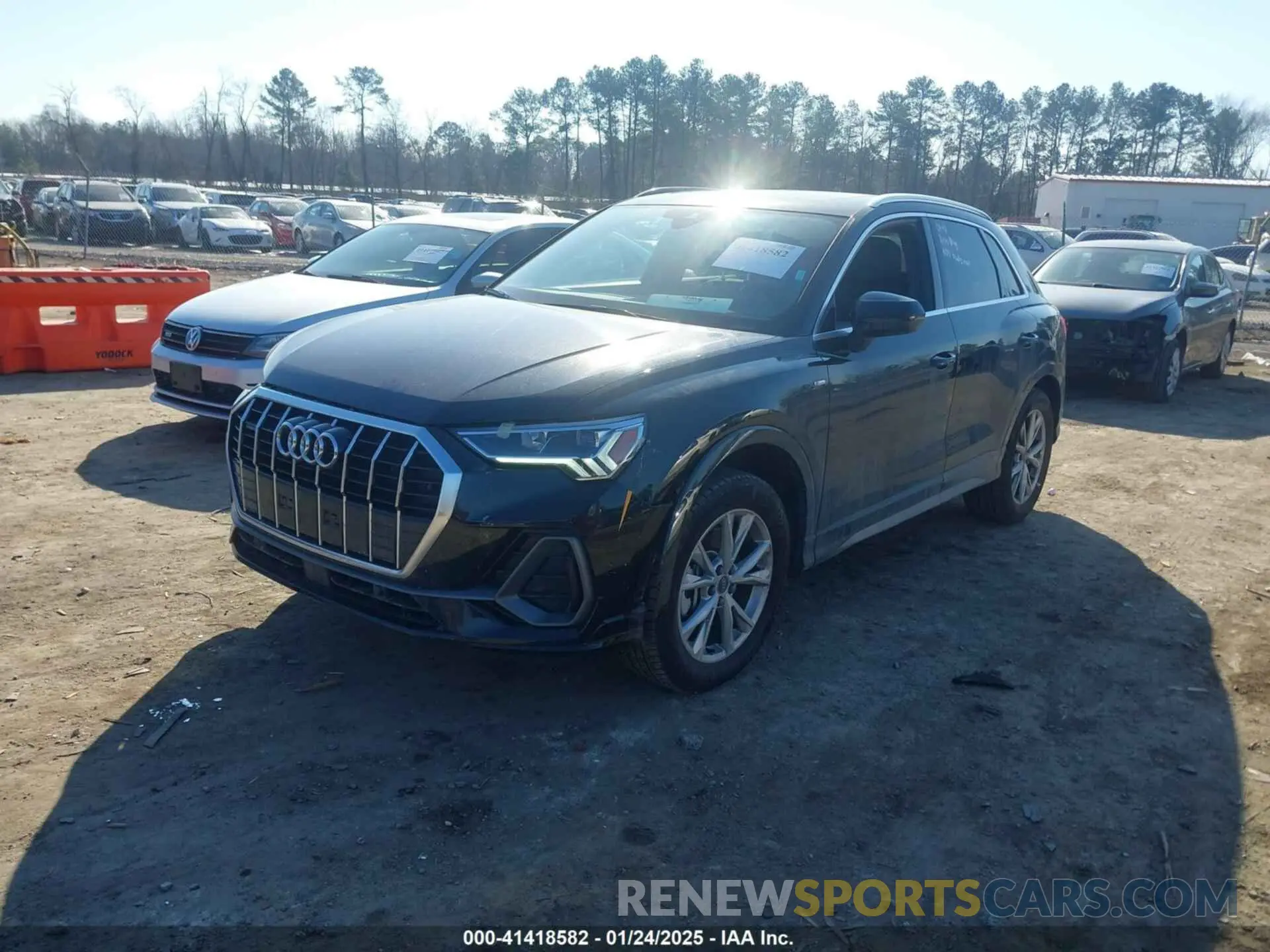 2 fotografías del automóvil dañado WA1DECF31R1052888 AUDI Q3 2024