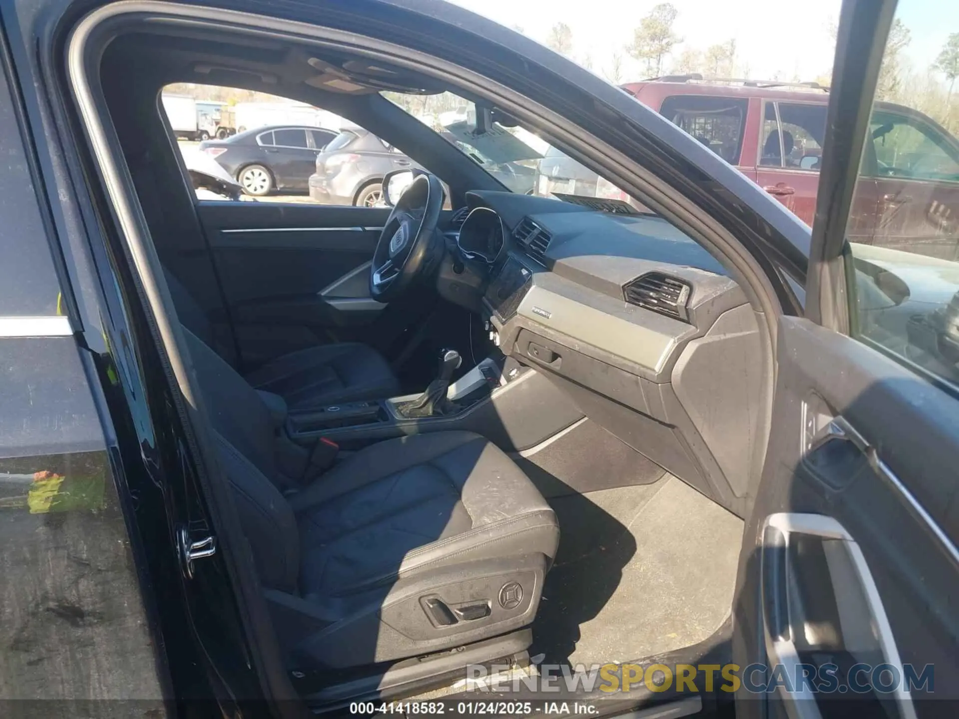 5 fotografías del automóvil dañado WA1DECF31R1052888 AUDI Q3 2024