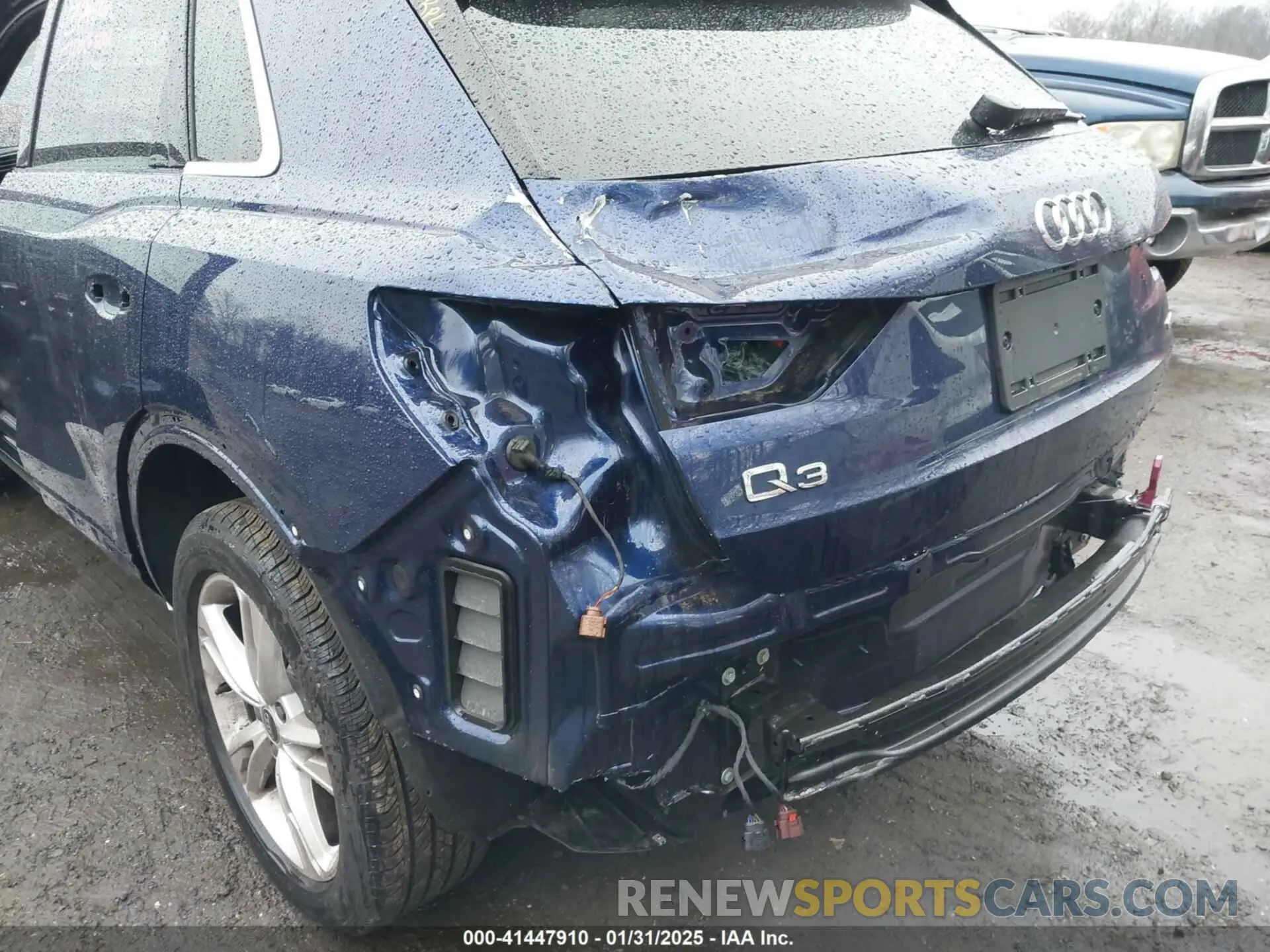 17 fotografías del automóvil dañado WA1DECF31R1114404 AUDI Q3 2024