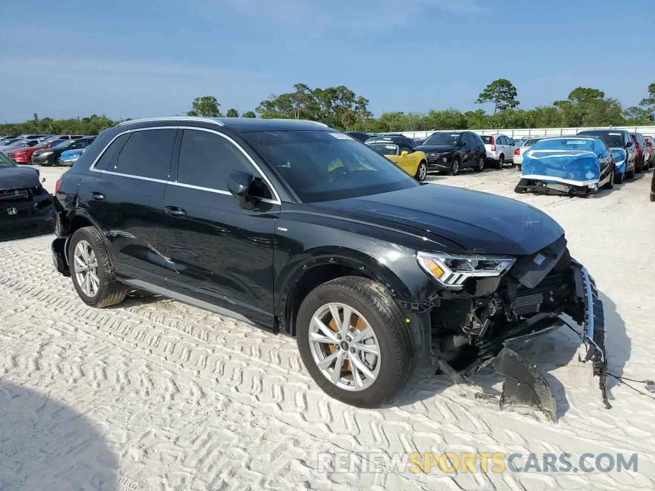 4 fotografías del automóvil dañado WA1DECF32R1023321 AUDI Q3 2024