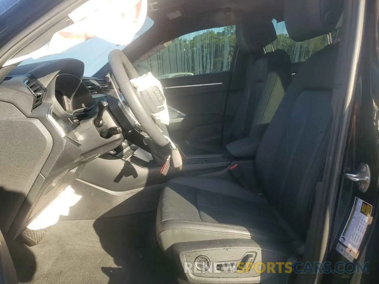 7 fotografías del automóvil dañado WA1DECF32R1023321 AUDI Q3 2024