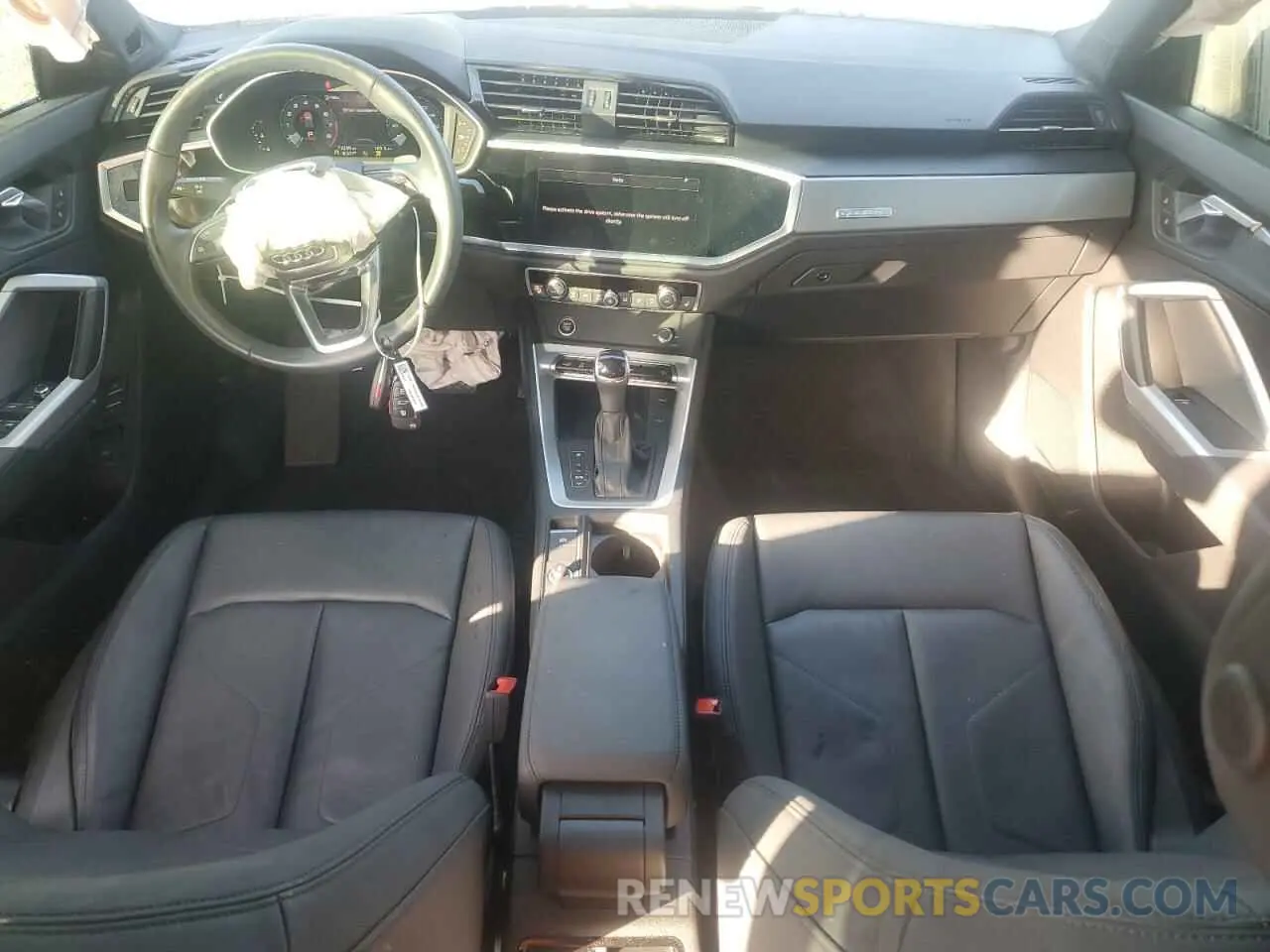 8 fotografías del automóvil dañado WA1DECF32R1023321 AUDI Q3 2024