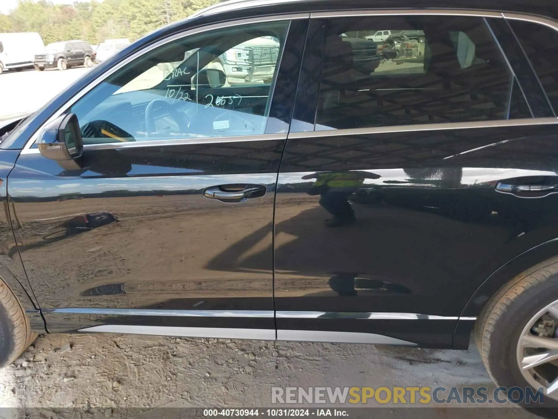 14 fotografías del automóvil dañado WA1DECF33R1047479 AUDI Q3 2024