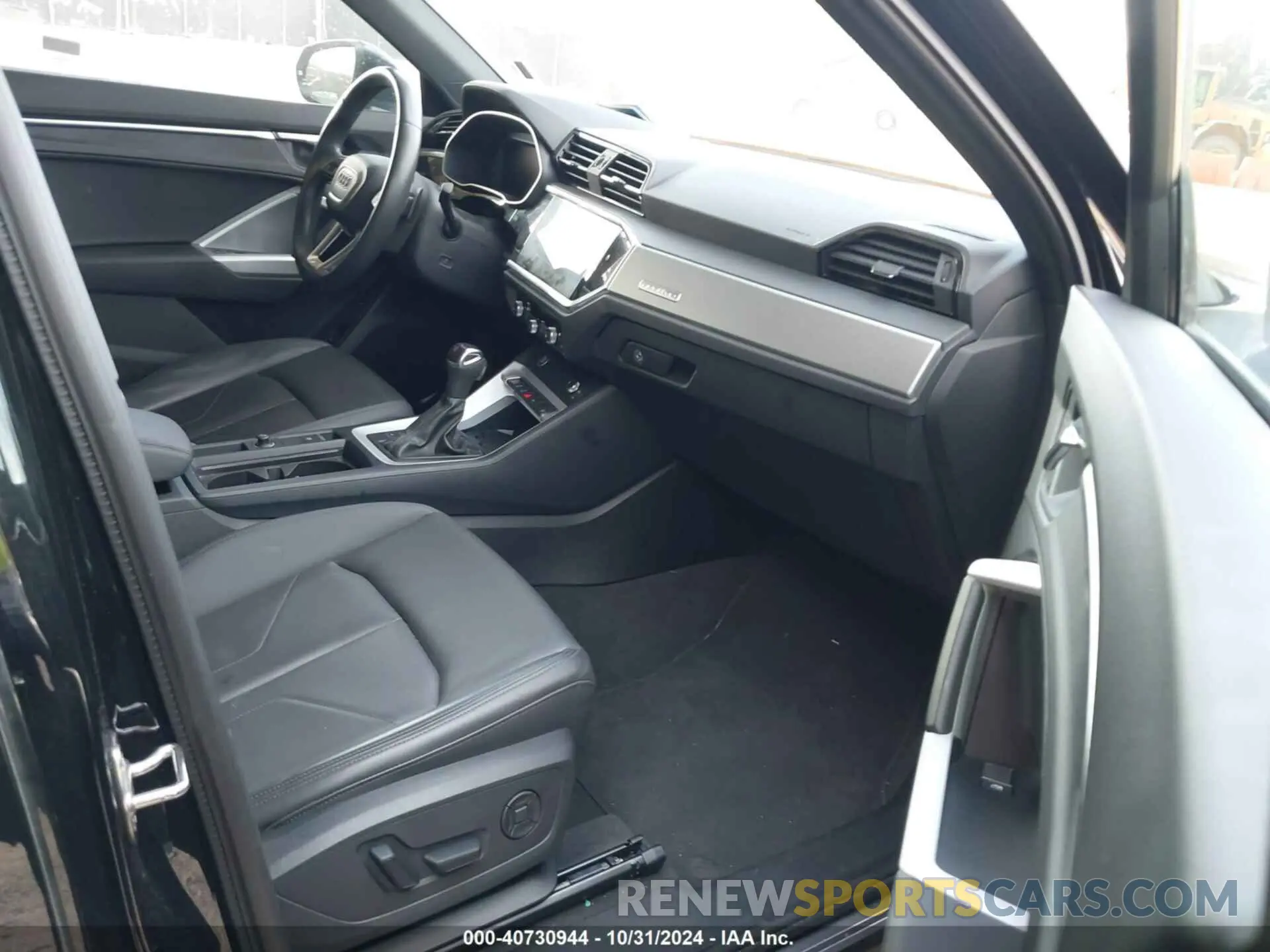 5 fotografías del automóvil dañado WA1DECF33R1047479 AUDI Q3 2024