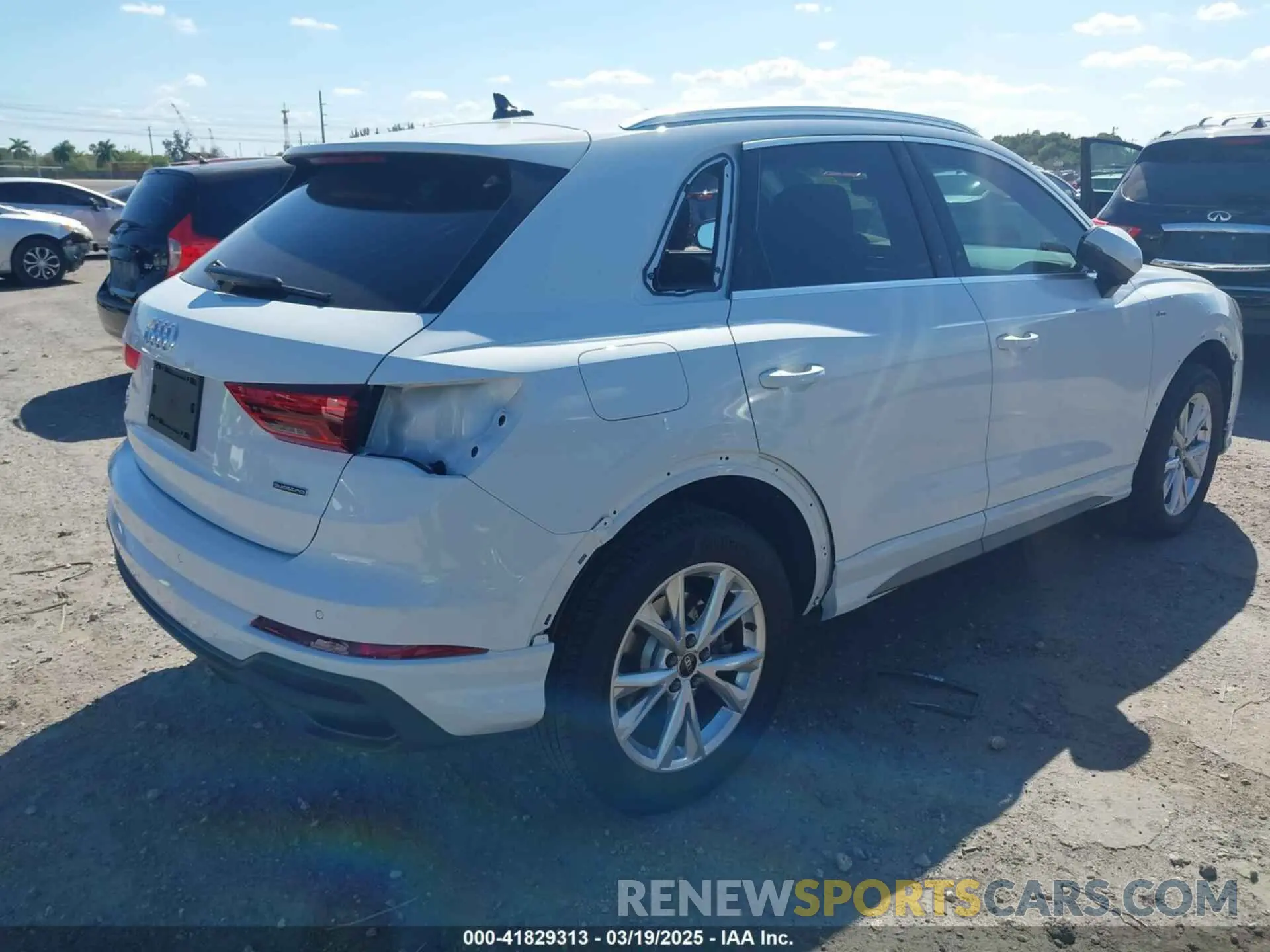 4 fotografías del automóvil dañado WA1DECF34R1201052 AUDI Q3 2024