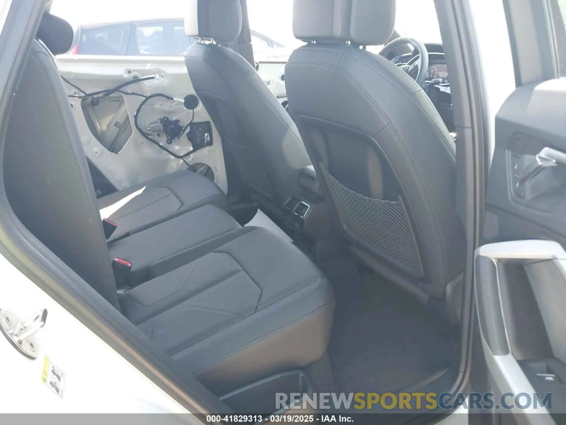 8 fotografías del automóvil dañado WA1DECF34R1201052 AUDI Q3 2024