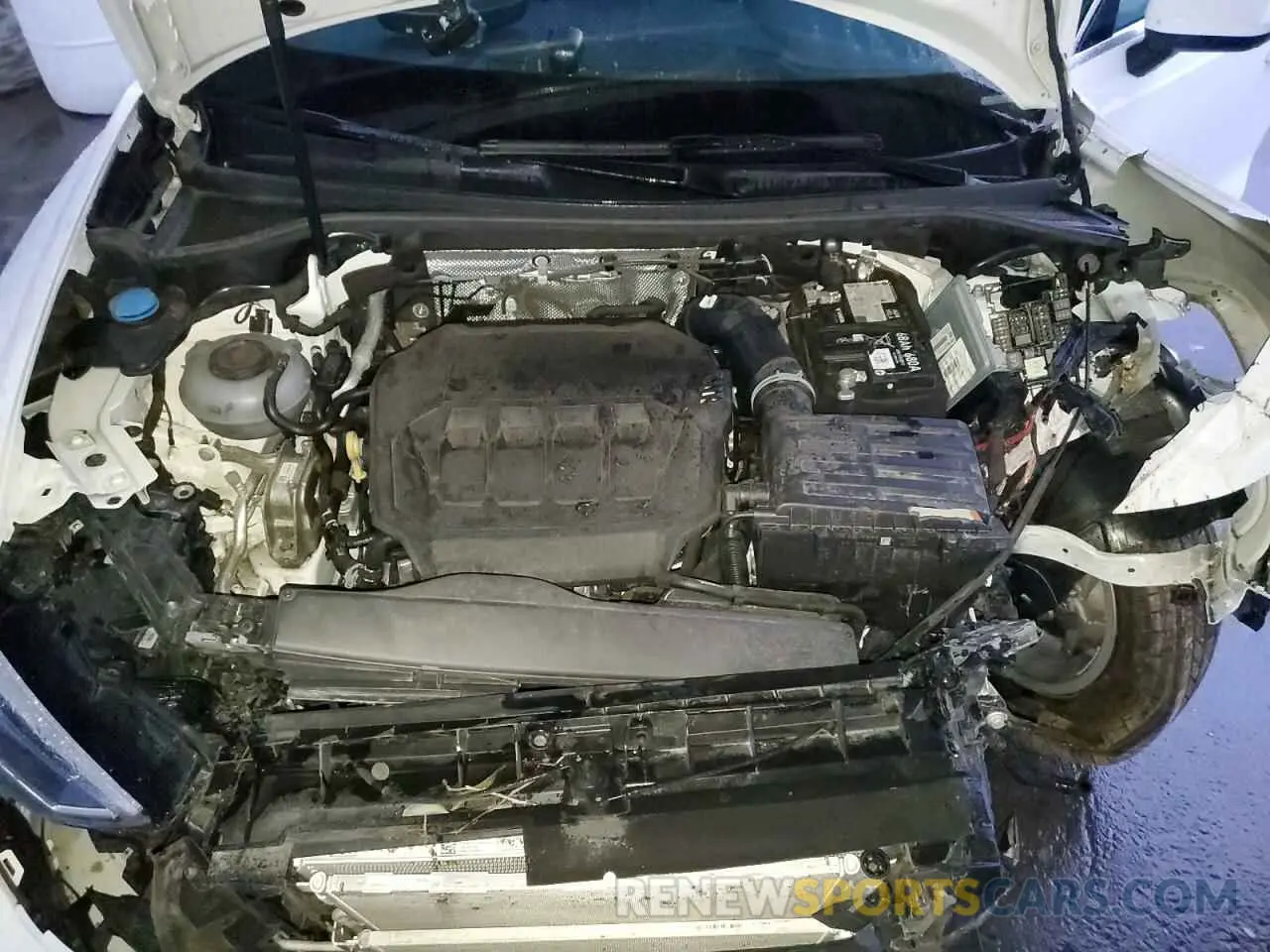 12 fotografías del automóvil dañado WA1DECF35R1082556 AUDI Q3 2024