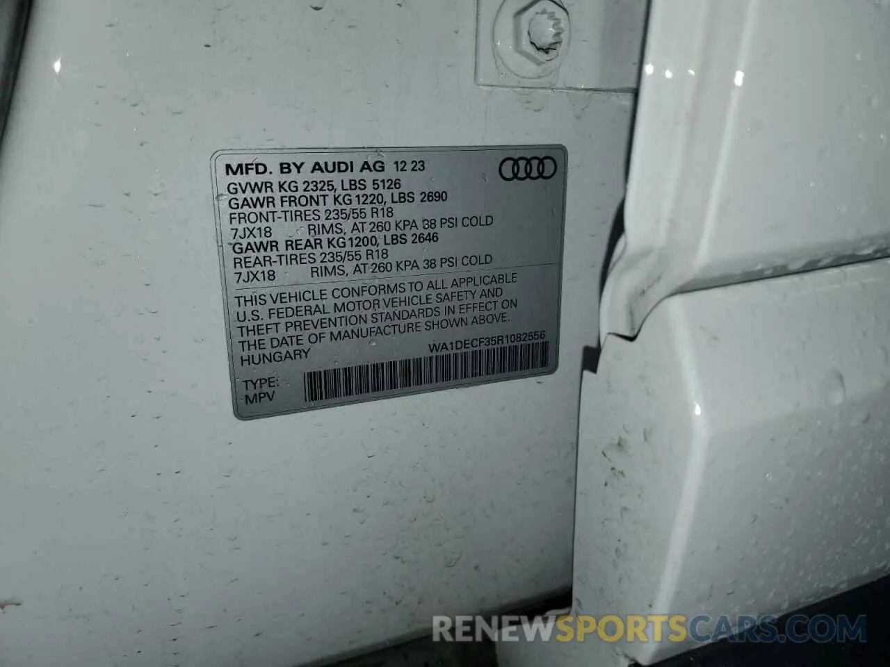 14 fotografías del automóvil dañado WA1DECF35R1082556 AUDI Q3 2024