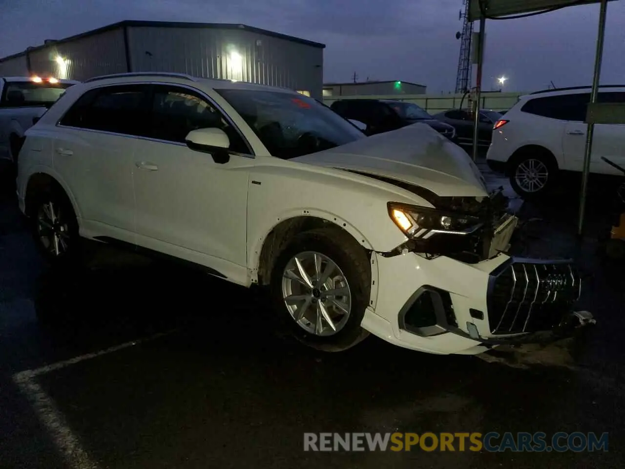 4 fotografías del automóvil dañado WA1DECF35R1082556 AUDI Q3 2024