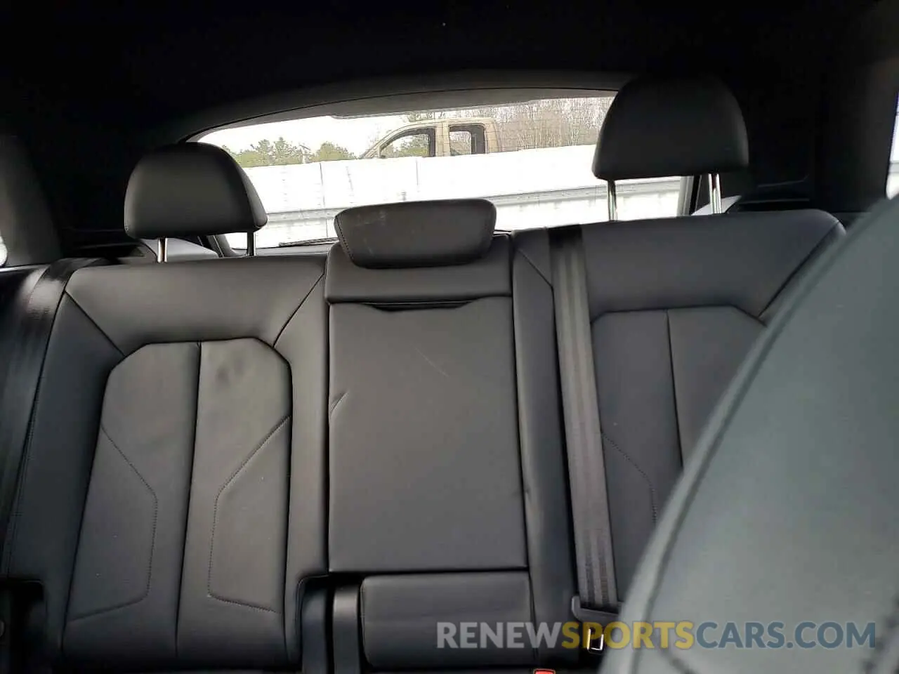 10 fotografías del automóvil dañado WA1DECF36R1027887 AUDI Q3 2024