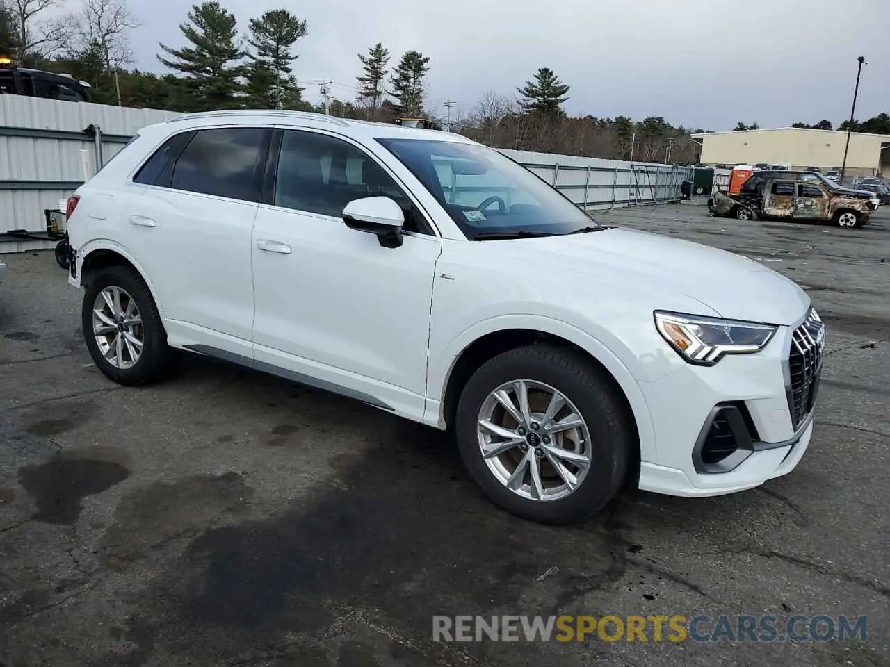 4 fotografías del automóvil dañado WA1DECF36R1027887 AUDI Q3 2024