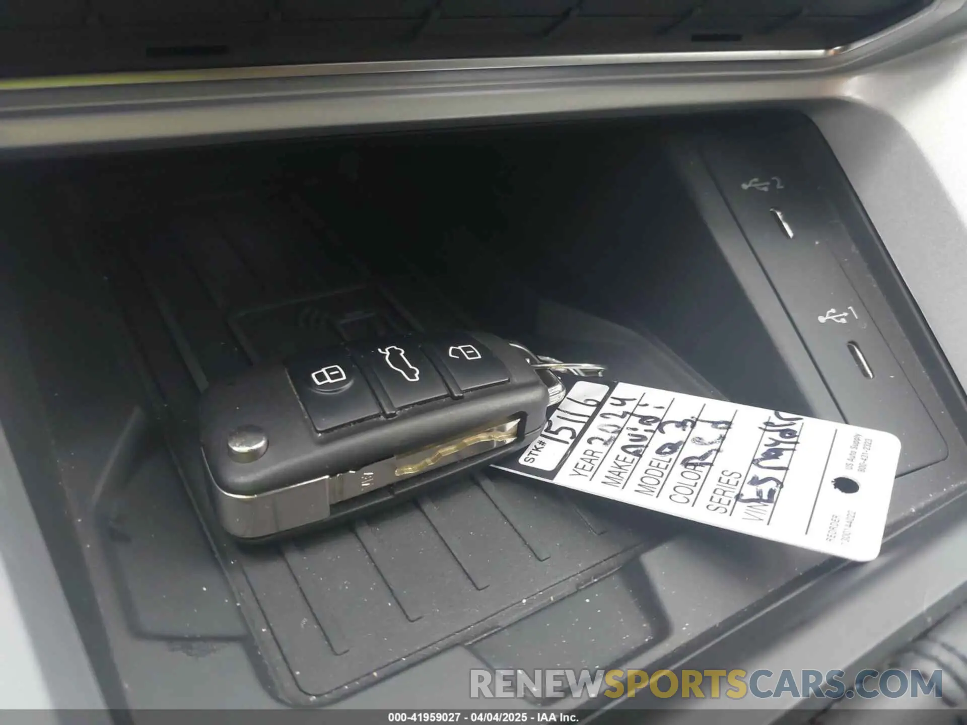 11 fotografías del automóvil dañado WA1DECF36R1126631 AUDI Q3 2024