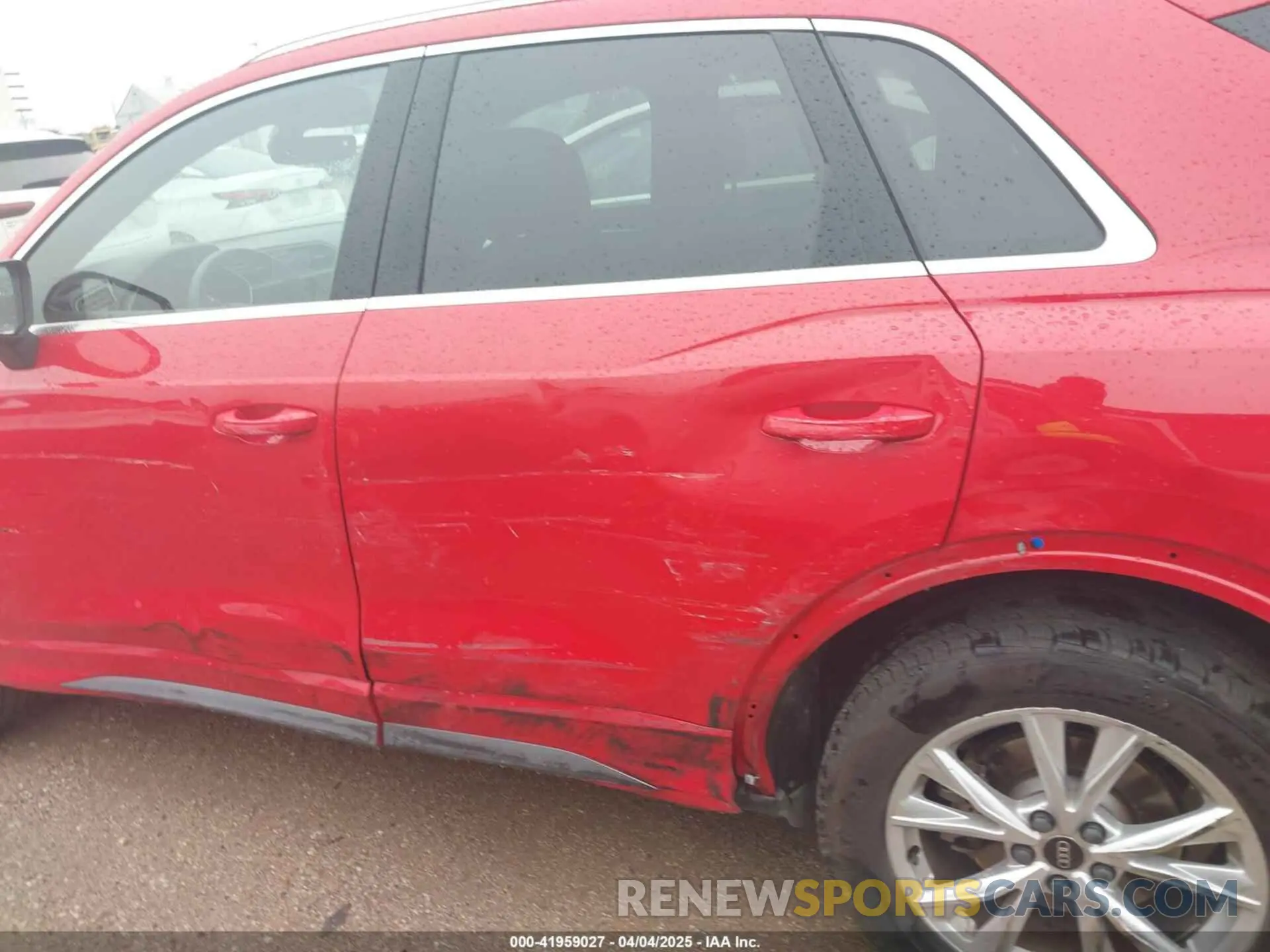 14 fotografías del automóvil dañado WA1DECF36R1126631 AUDI Q3 2024
