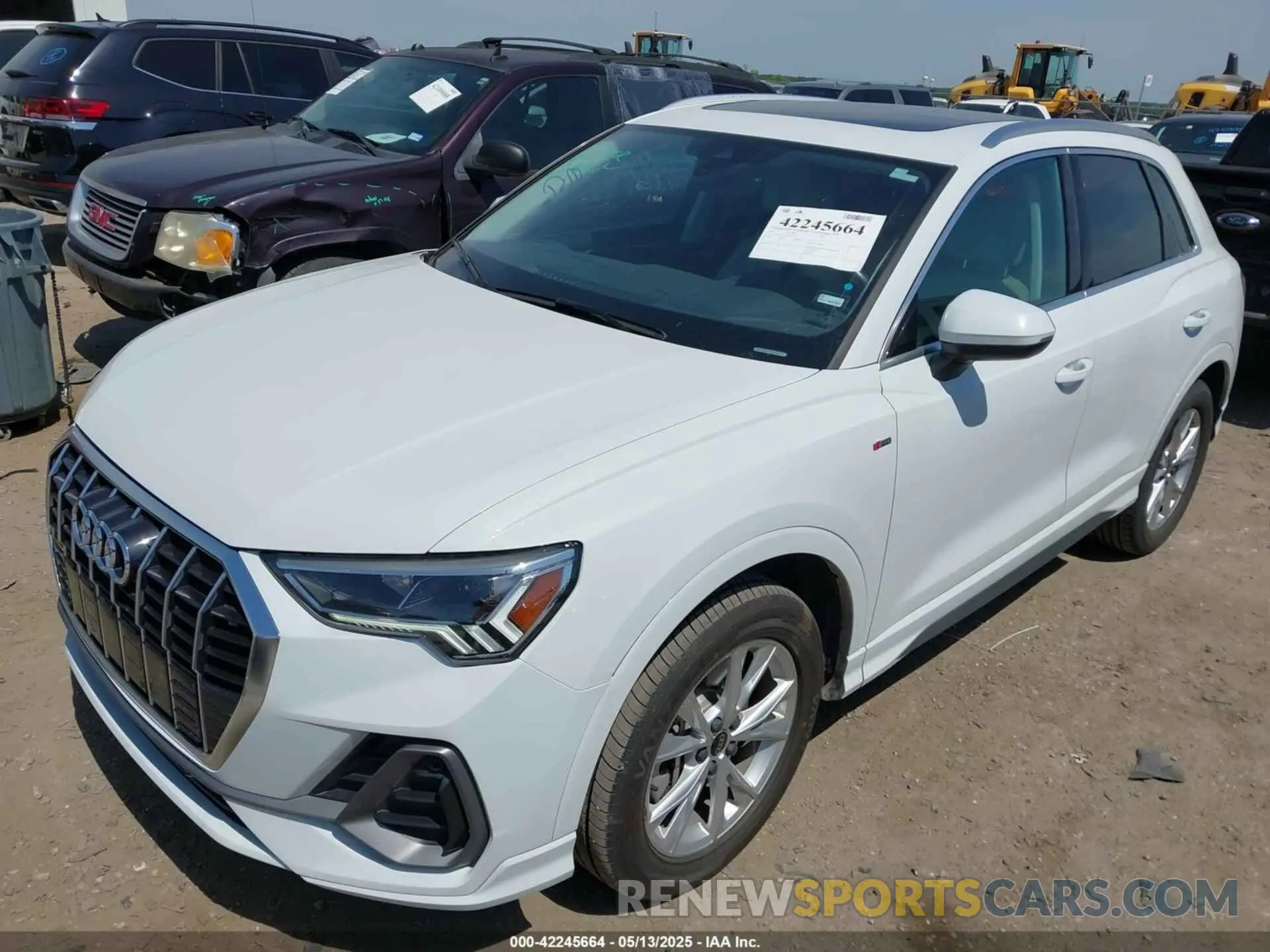 2 fotografías del automóvil dañado WA1DECF37R1044715 AUDI Q3 2024