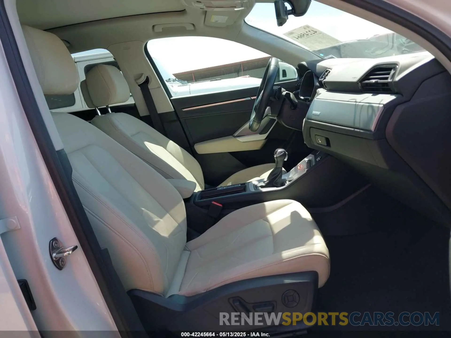 5 fotografías del automóvil dañado WA1DECF37R1044715 AUDI Q3 2024