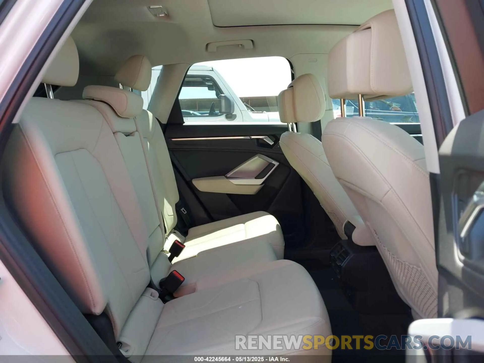8 fotografías del automóvil dañado WA1DECF37R1044715 AUDI Q3 2024