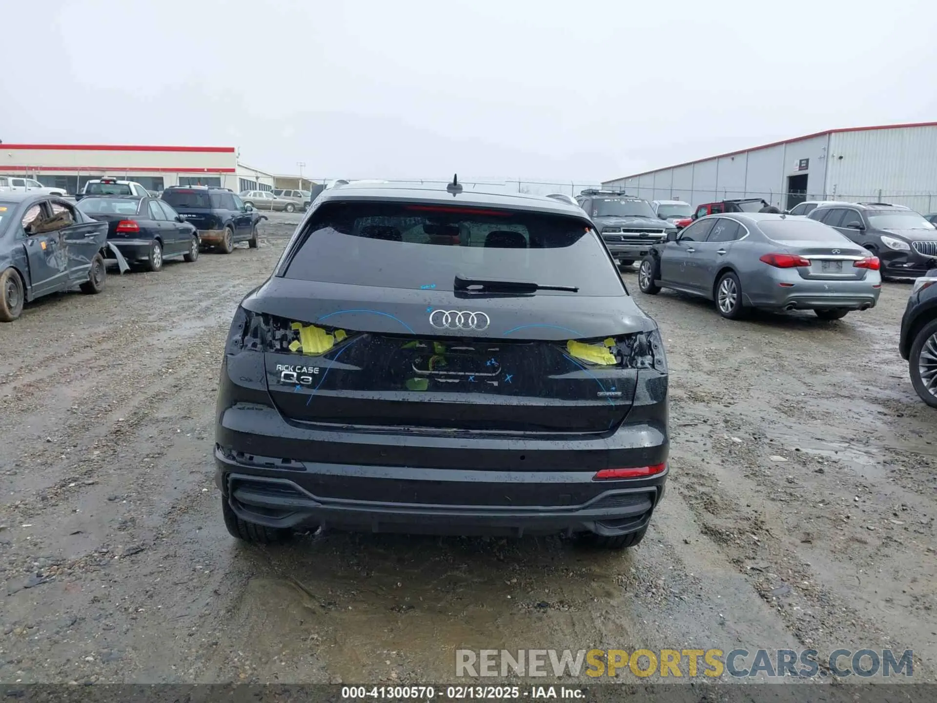 17 fotografías del automóvil dañado WA1DECF37R1116240 AUDI Q3 2024